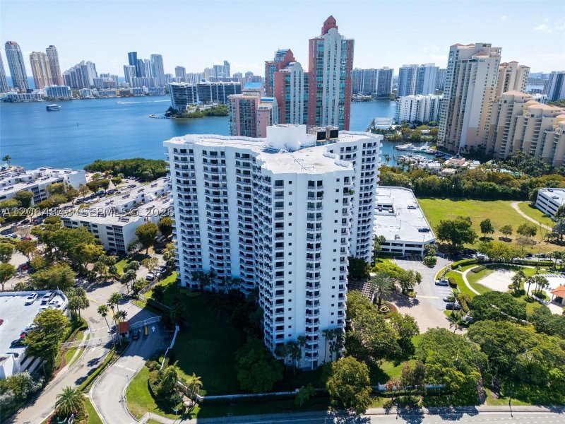 Condo for sale at Parc Central Aventura LP10