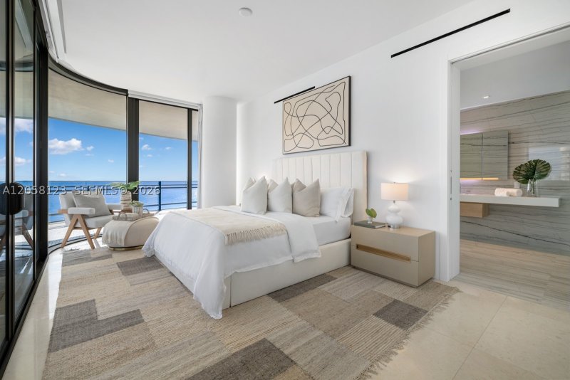Condo for sale at Eighty Seven Park 701