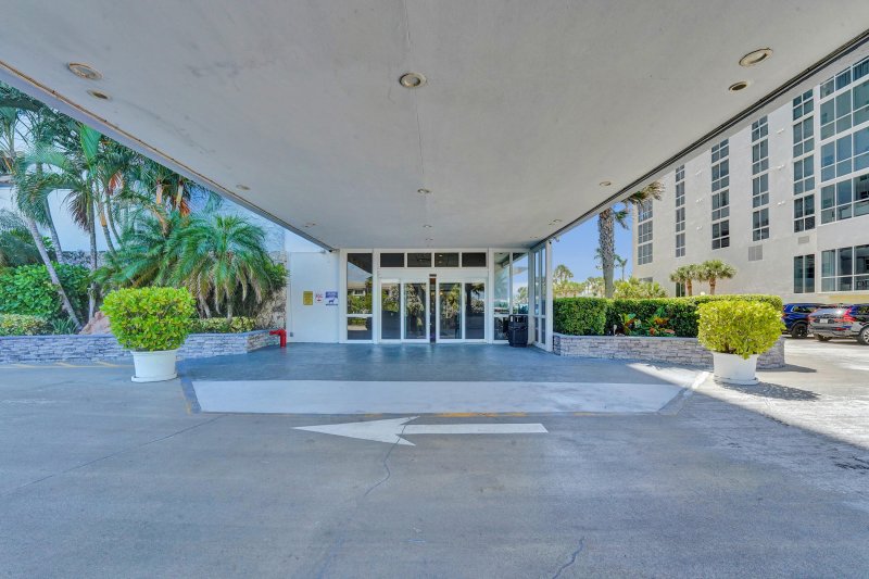 Condo for sale at Galt Towers 9C