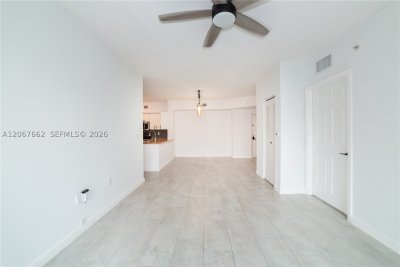 Comprar apartamento en Porto Bellagio 3410