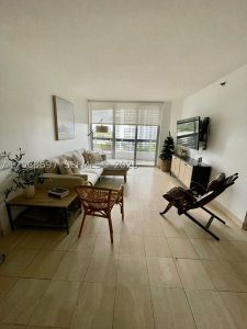 Comprar apartamento en Mystic Pointe 300 1010