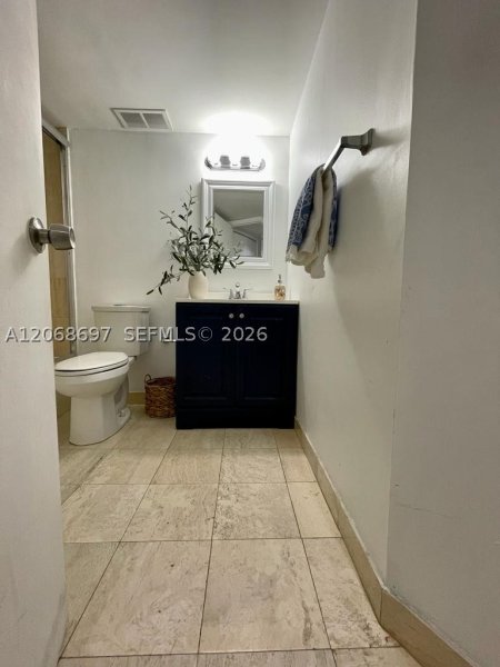 Condo for sale at Mystic Pointe 300 1010