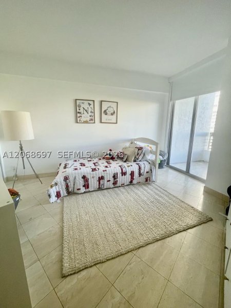 Condo for sale at Mystic Pointe 300 1010
