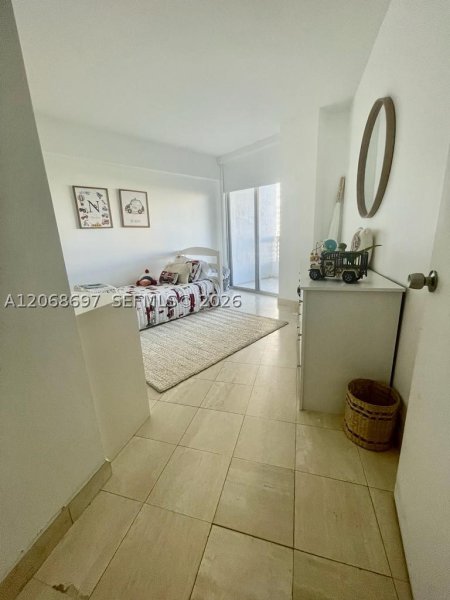 Condo for sale at Mystic Pointe 300 1010