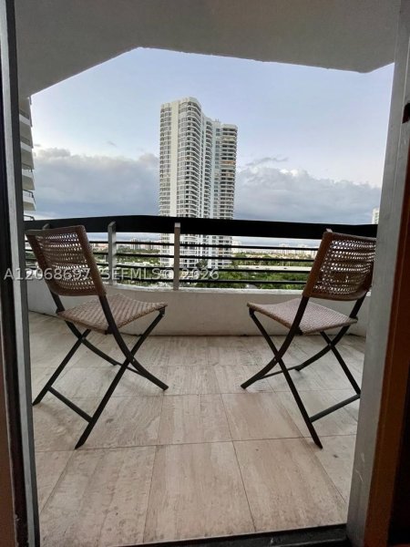 Condo for sale at Mystic Pointe 300 1010
