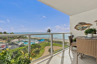 Playa Del Mar Apt #4B