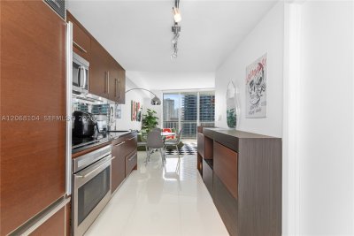 Comprar apartamento no Icon Brickell Tower I 2504