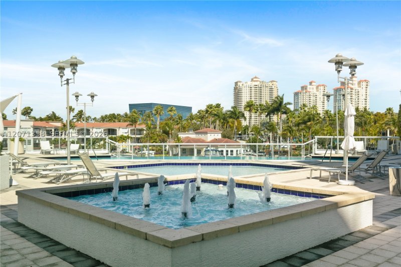 Apartment for rent at Atrium Aventura 2-1010