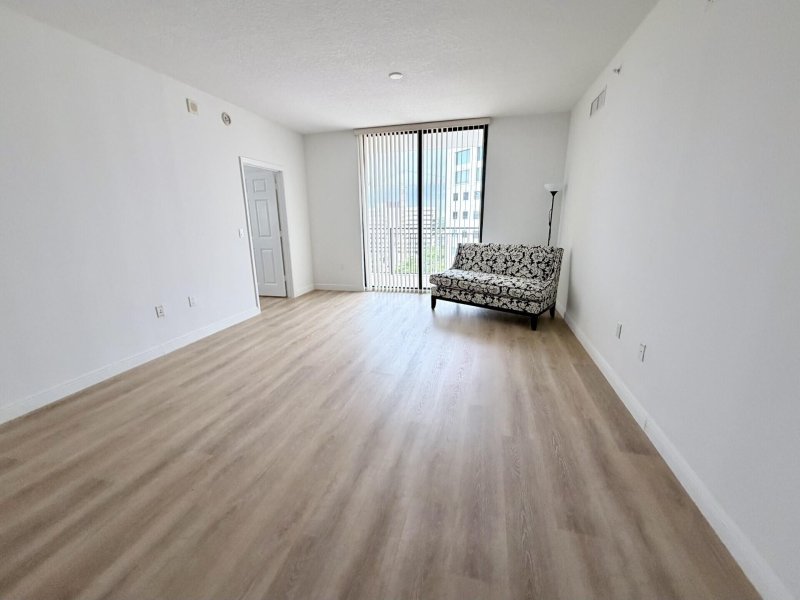 Apartment for rent at Puerta De Palmas 1015