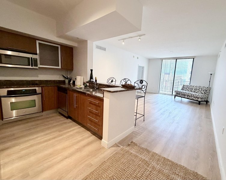 Apartment for rent at Puerta De Palmas 1015