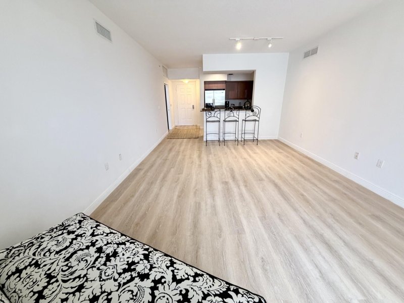 Apartment for rent at Puerta De Palmas 1015