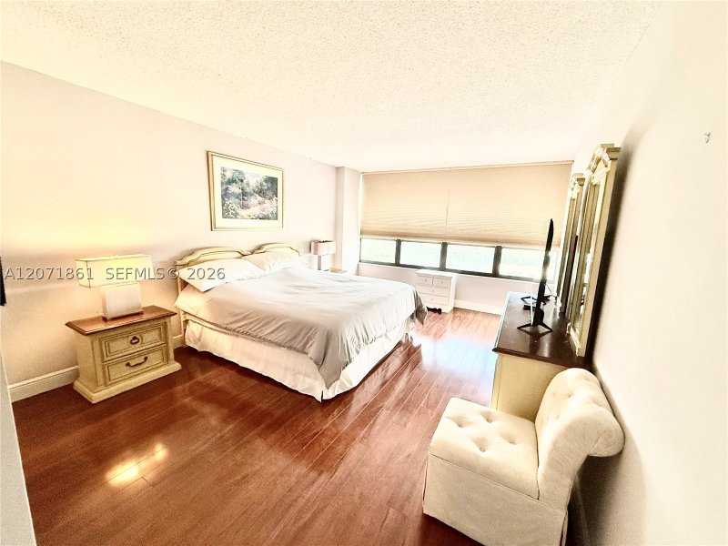 Condo for sale at Olympus Towers 1107