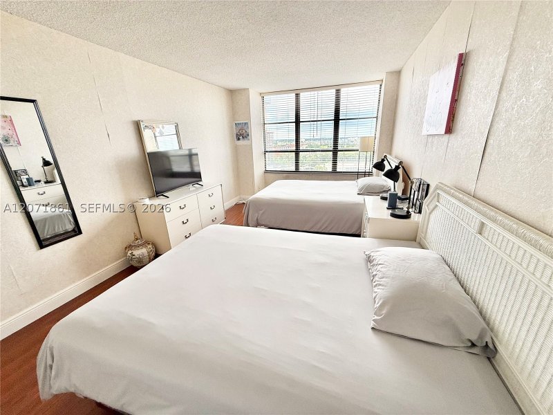 Condo for sale at Olympus Towers 1107