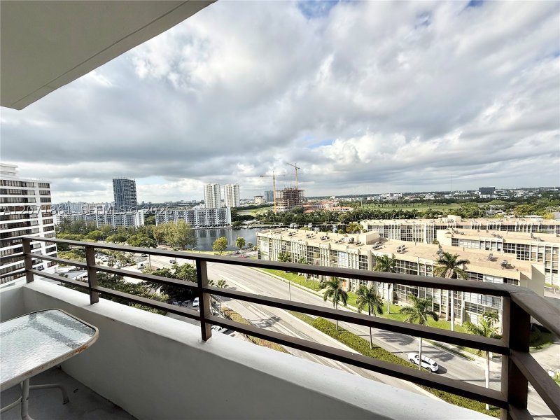 Condo for sale at Olympus Towers 1107