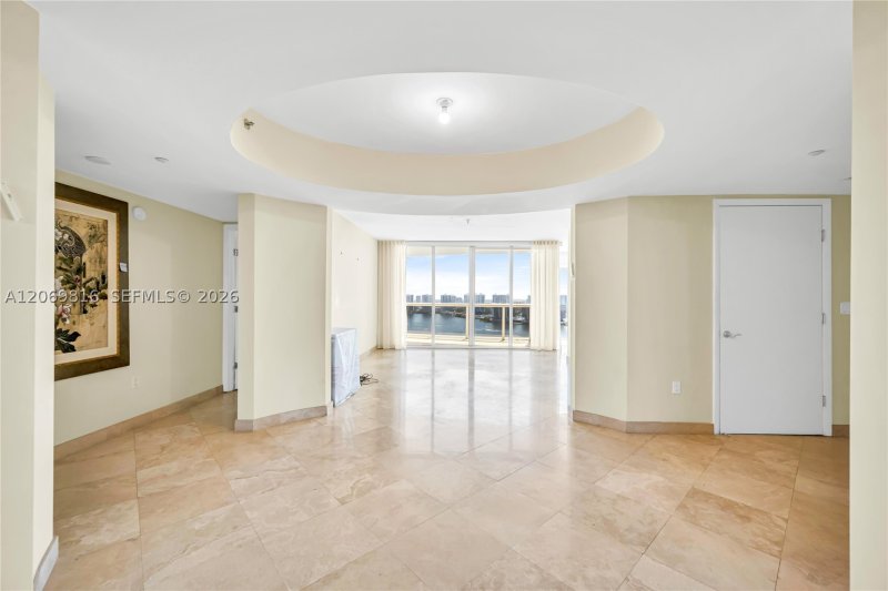 Comprar apartamento no Ocean Three 2906