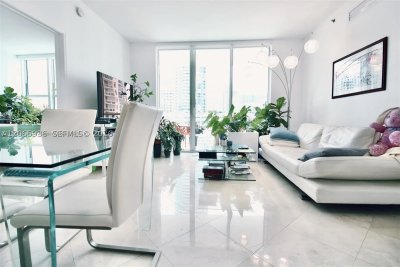 Comprar apartamento no The Plaza Tower I 1807