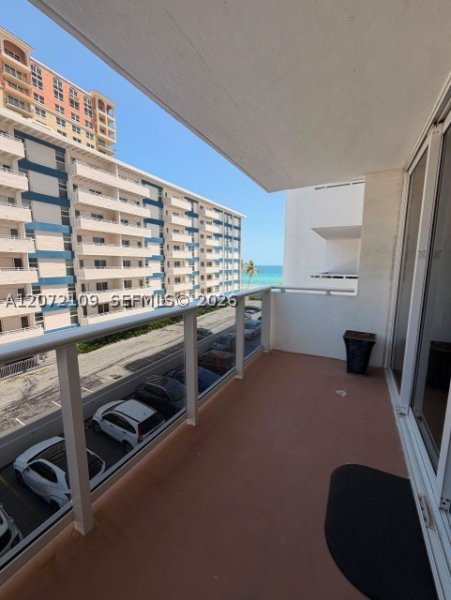 Condo for sale at Parker Tower 309