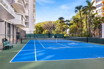 Comprar apartamento no Bal Harbour 101 Condo 202