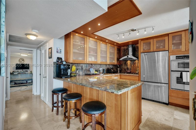 Condo for sale at Parker Plaza Estates 512