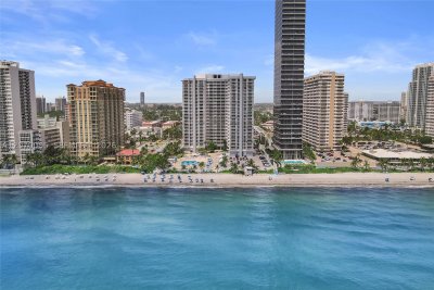 Comprar apartamento no Parker Plaza Estates 512
