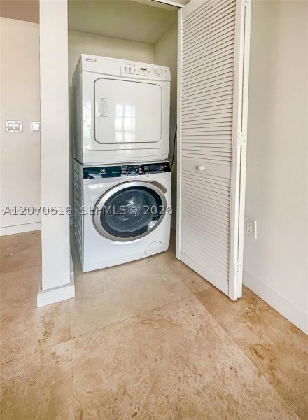 Condo for sale at Midtown Miami 2 M-0904
