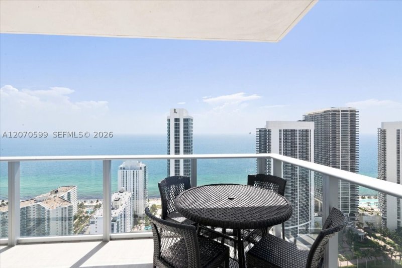 Condo for sale at Hyde Beach House T3909