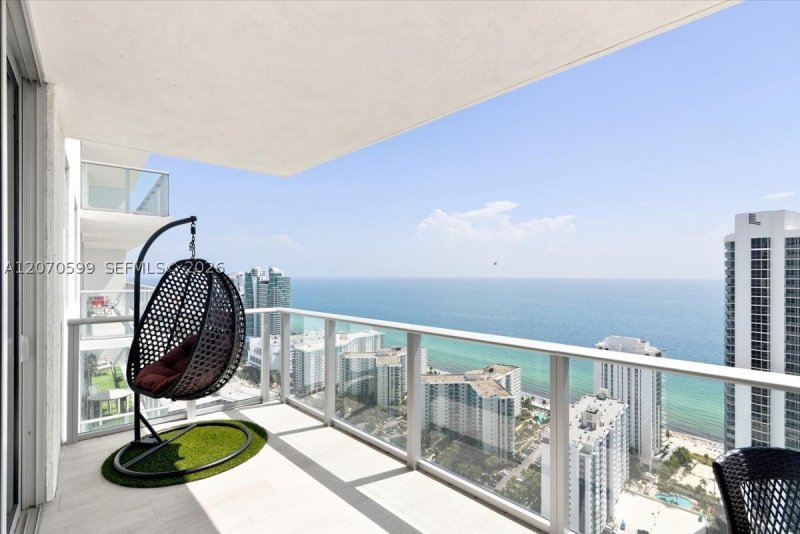 Condo for sale at Hyde Beach House T3909