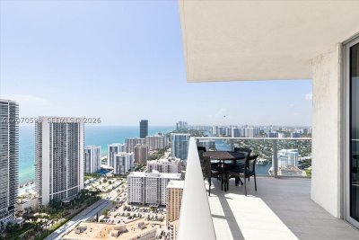 Comprar apartamento no Hyde Beach House T3909