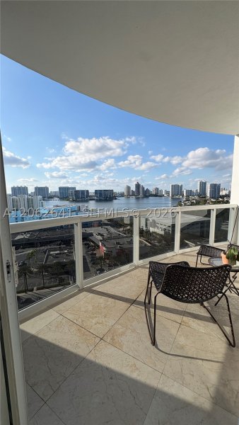Alquiler de apartamento en Trump Royale 1801A