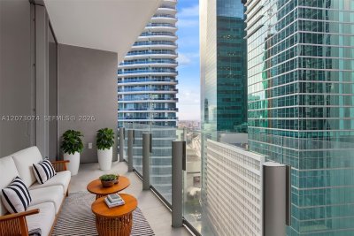 Comprar apartamento no Aston Martin Residences 2608W