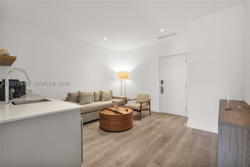 Condo for sale at Smart Brickell III 404