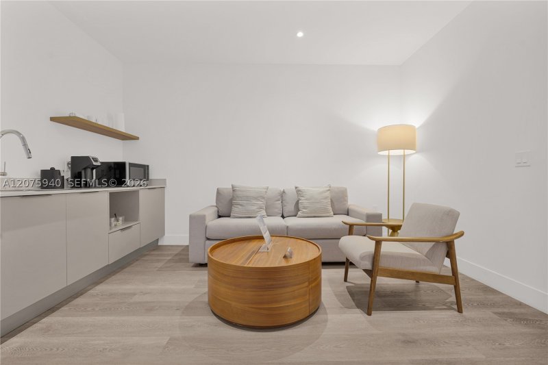 Condo for sale at Smart Brickell III 404