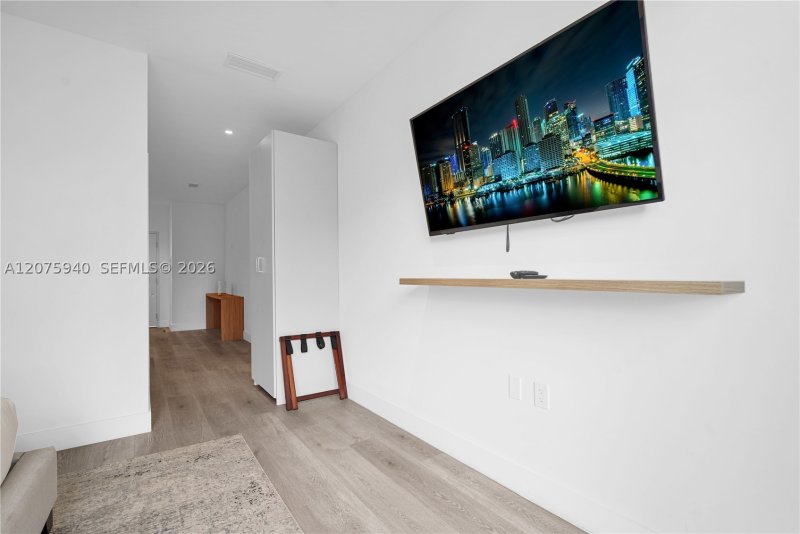 Condo for sale at Smart Brickell III 404