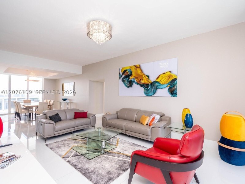 Comprar apartamento no Trump Tower Two 2504