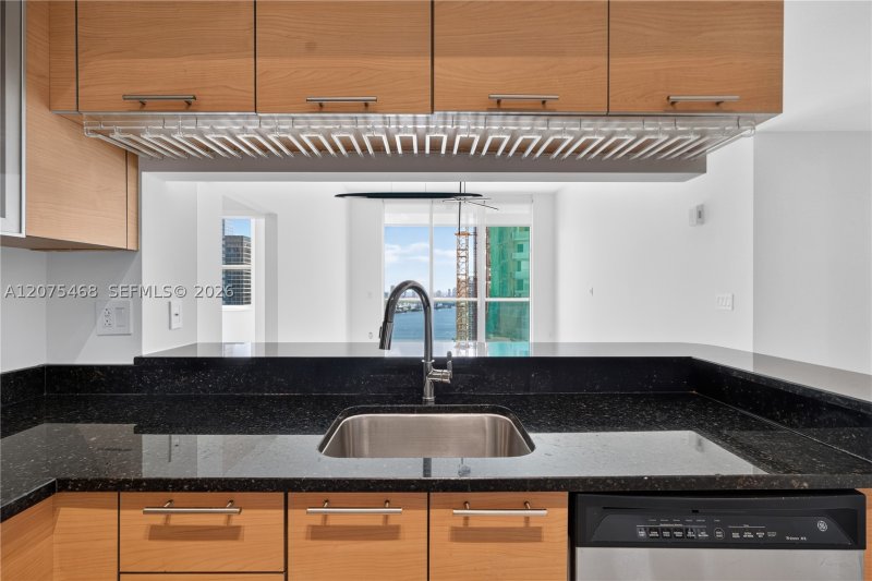 Apartment for rent at Brickell on the River North 4212