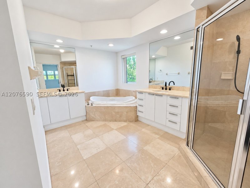 Aluguel de apartamento no One Fifty One at Biscayne 401