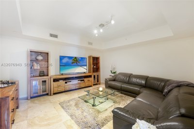 Comprar apartamento no Peninsula II 1607