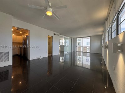 Alquiler de apartamento en South Bay Club 734