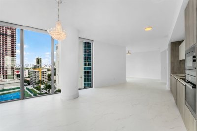Comprar apartamento no Biscayne Beach 1409