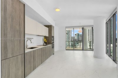 Comprar apartamento no Biscayne Beach 1409