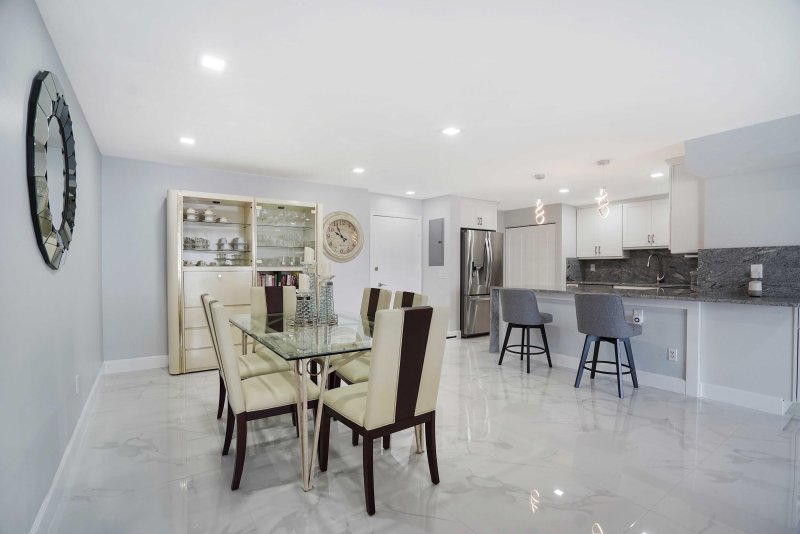 Condo for sale at Oxford Towers Apt 905