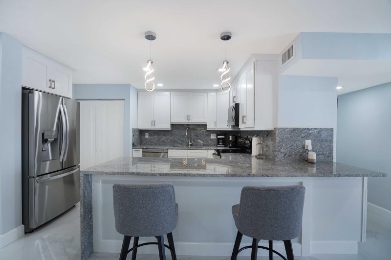 Condo for sale at Oxford Towers Apt 905