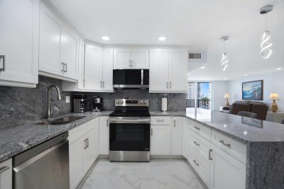 Comprar apartamento no Oxford Towers Apt 905