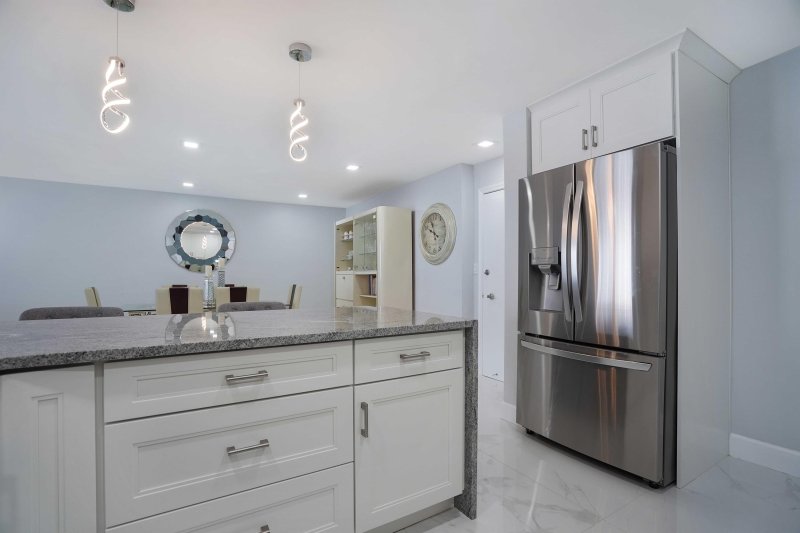 Condo for sale at Oxford Towers Apt 905