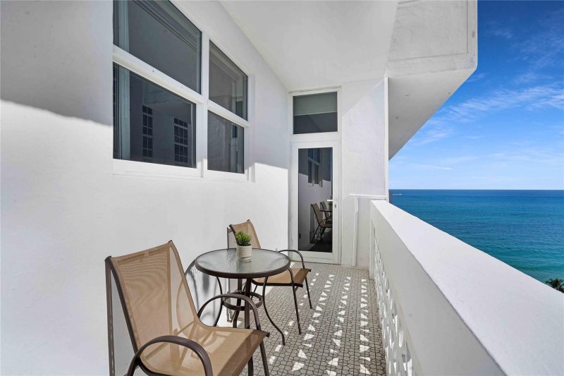 Condo for sale at Galt Towers PHB