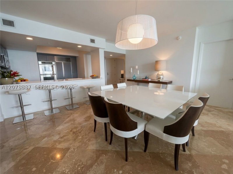 Comprar apartamento no Peninsula II 1105