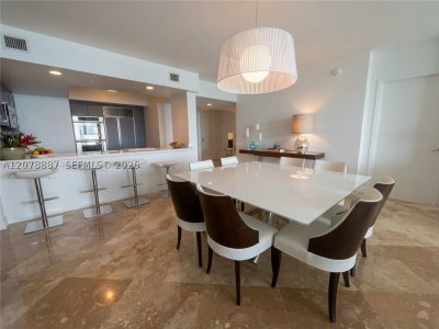 Comprar apartamento no Peninsula II 1105