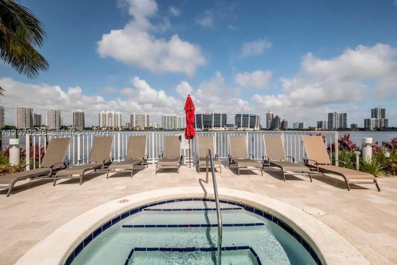 Alquiler de apartamento en Marina Bay Club 809