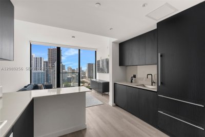 Aluguel de apartamento no E11EVEN Hotel & Residences Executive 09