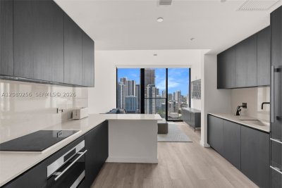 Aluguel de apartamento no E11EVEN Hotel & Residences Executive 09
